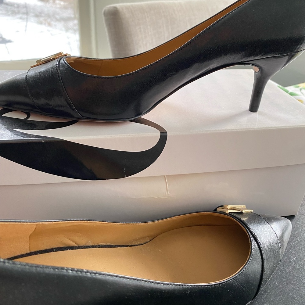 Nine West never worn kitten heel